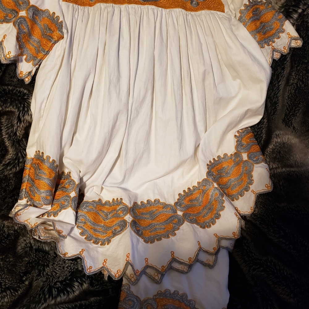 African woman 2-piece outfit!!